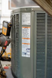 Can a Heat Pump Really Keep My House Cool in the Summer? blog header image