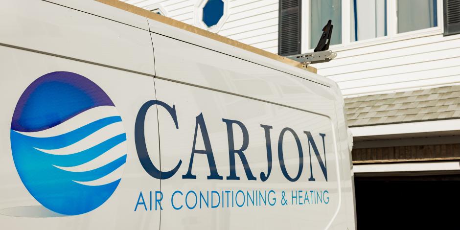 carjon truck close up to logo