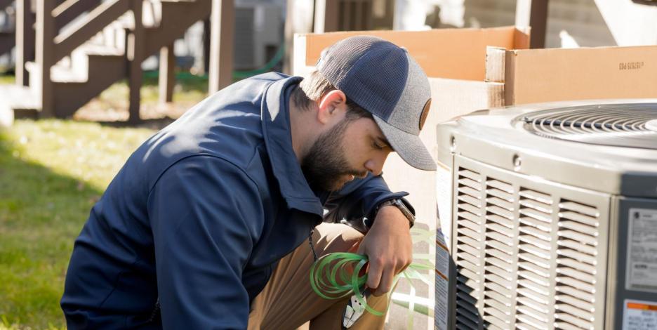 In an AC Emergency? What to Check Before Calling a Professional blog header image